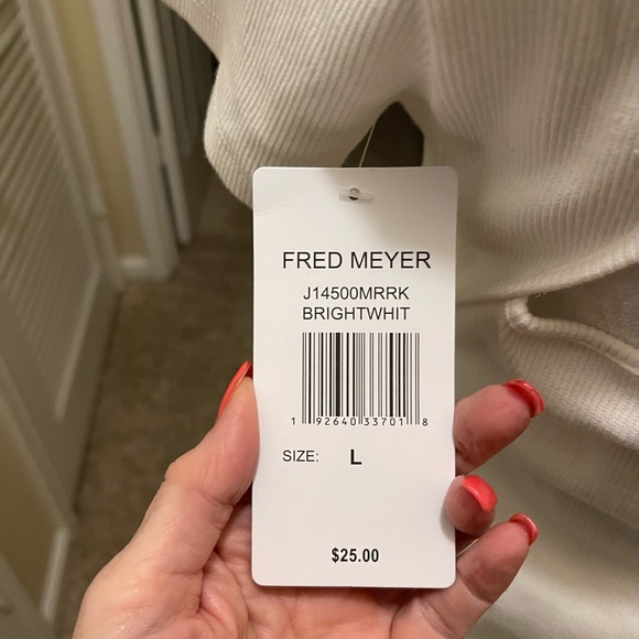 Fred Meyer cute white crop top with lace up back. Size L but fits like M. - Picture 4 of 4